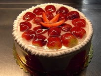 4 Kişilik Çilekli yaş pasta En yakın pastane Samsun pasta